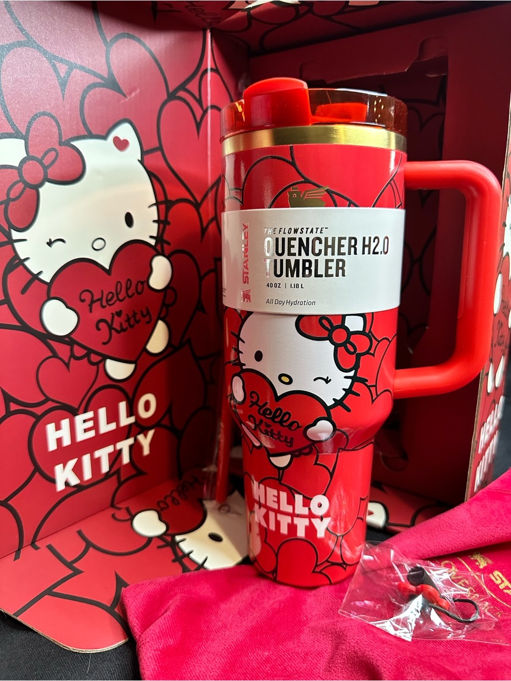 Stanley Hello Kitty Red 40 ozQuencher H2.0 Tumbler